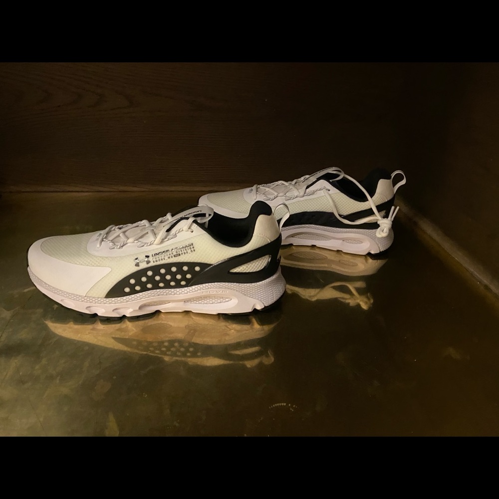 Under Armour Hovr running/training sneakers